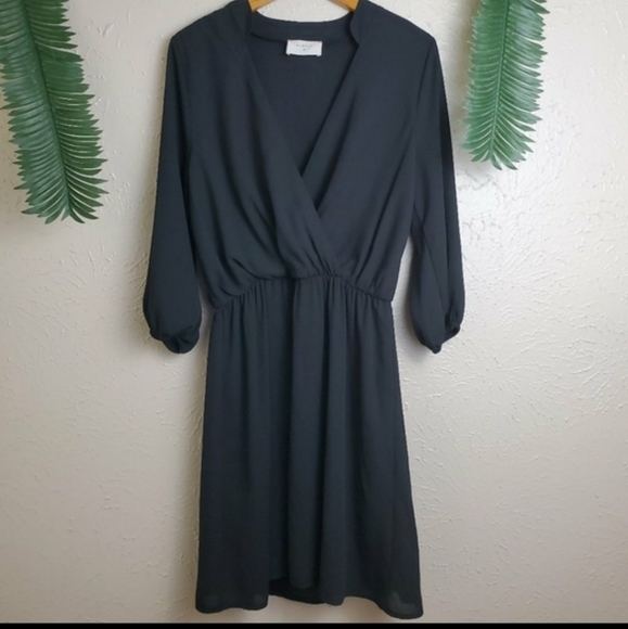 Everly Dresses & Skirts - Everly satin v-neck balloon sleeve shift lbd dress